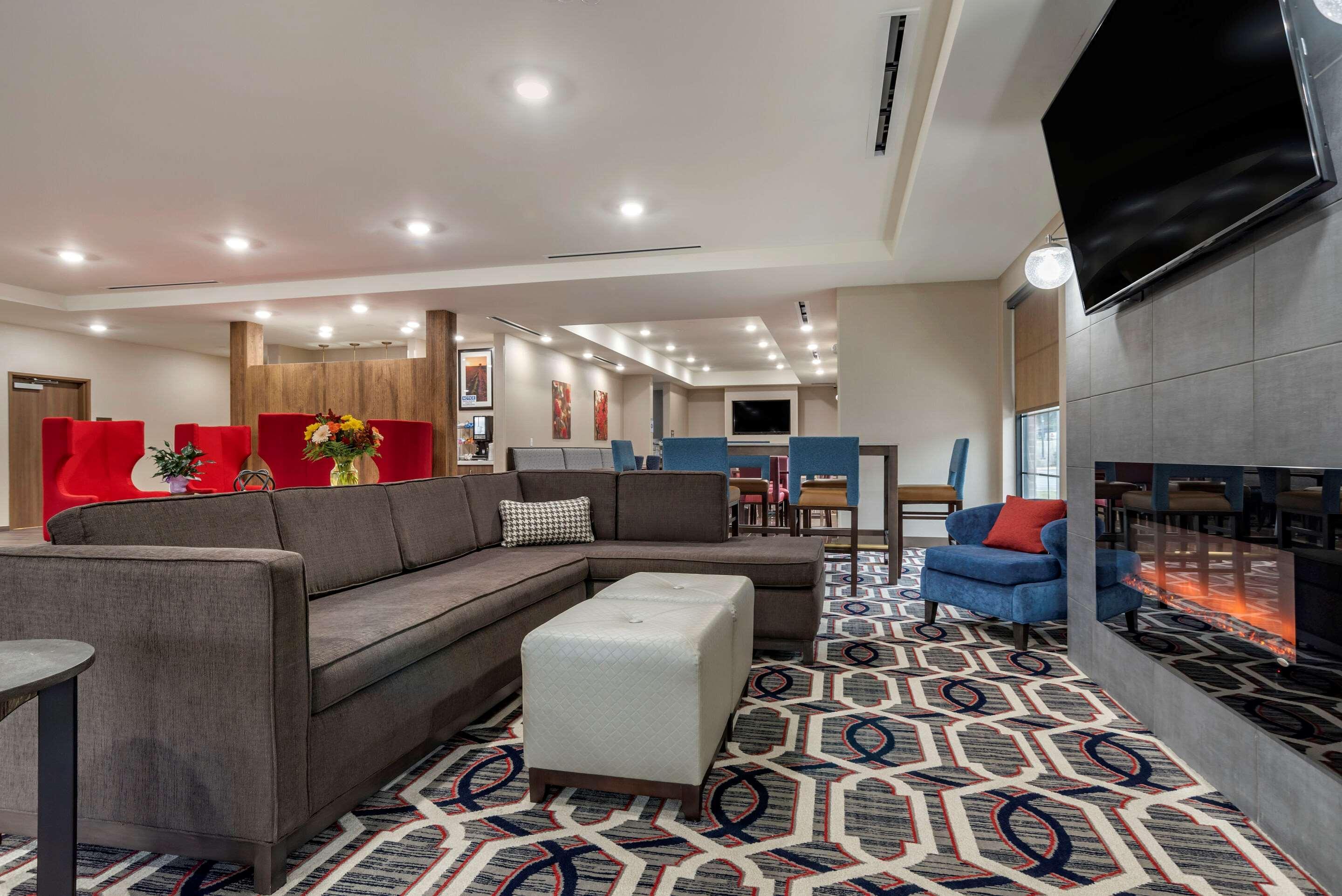 Comfort Inn & Suites Downtown Near University Tuscaloosa Bagian luar foto